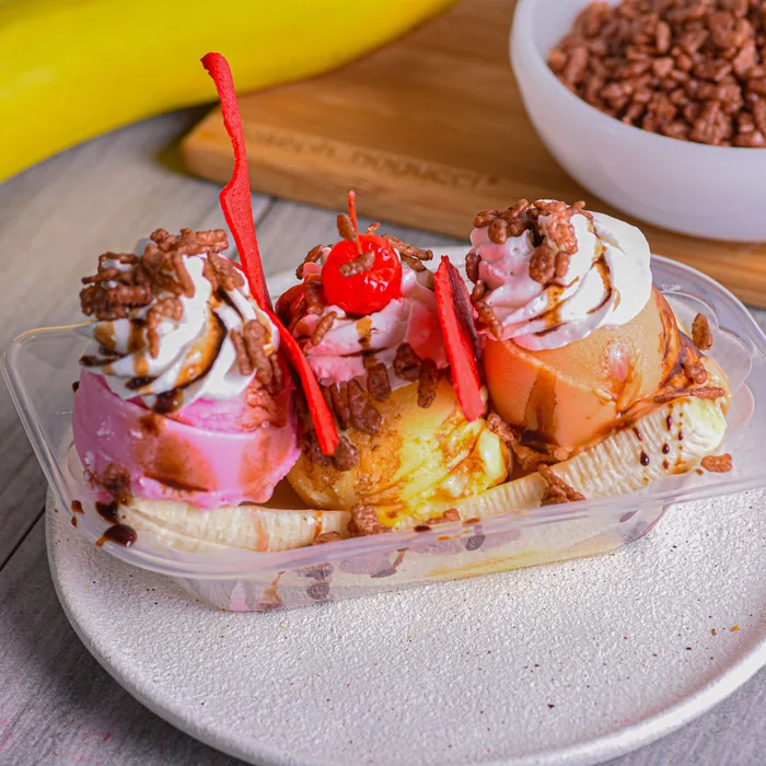 Copa de helado artesano recién servida